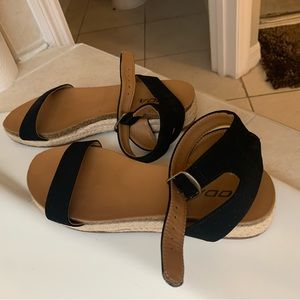 Super cute slightly wedged sandal